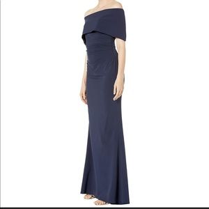 Vince camuto off the shoulder gown in navy. Size 6. Worn once’s.